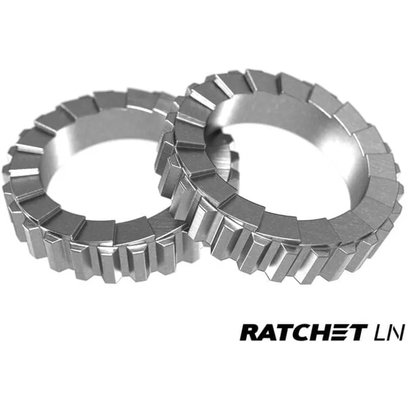 DT Swiss X19R00 29in Front Wheel in Black-2