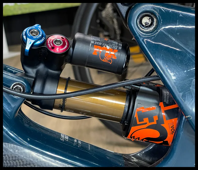 SANTA CRUZ NOMAD MEDIUM Blue  2017-11