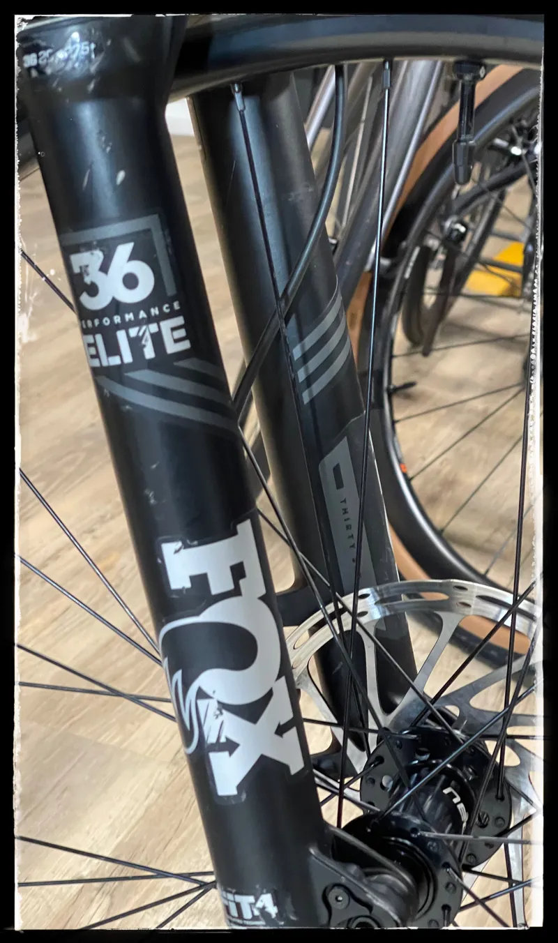 GT Sensor Carbon Pro Mountain Bike Blood Red Large 2020 Approved Used-8