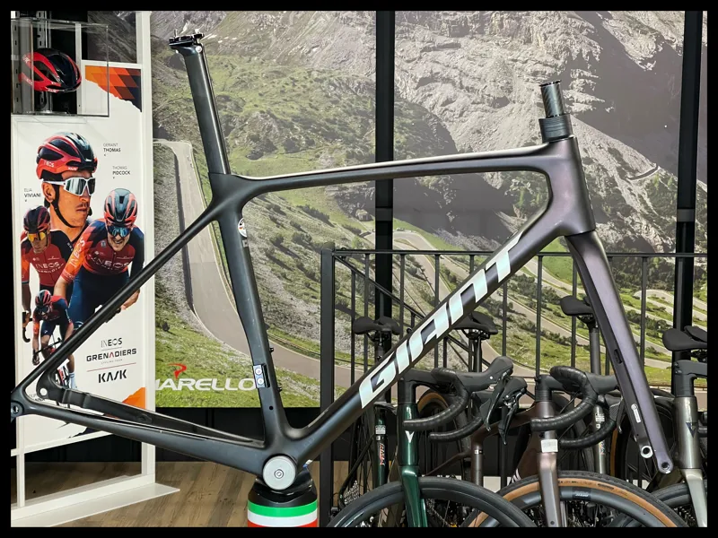 Giant TCR Advanced Pro 1 Disc Medium  Carbon Frameset  2021