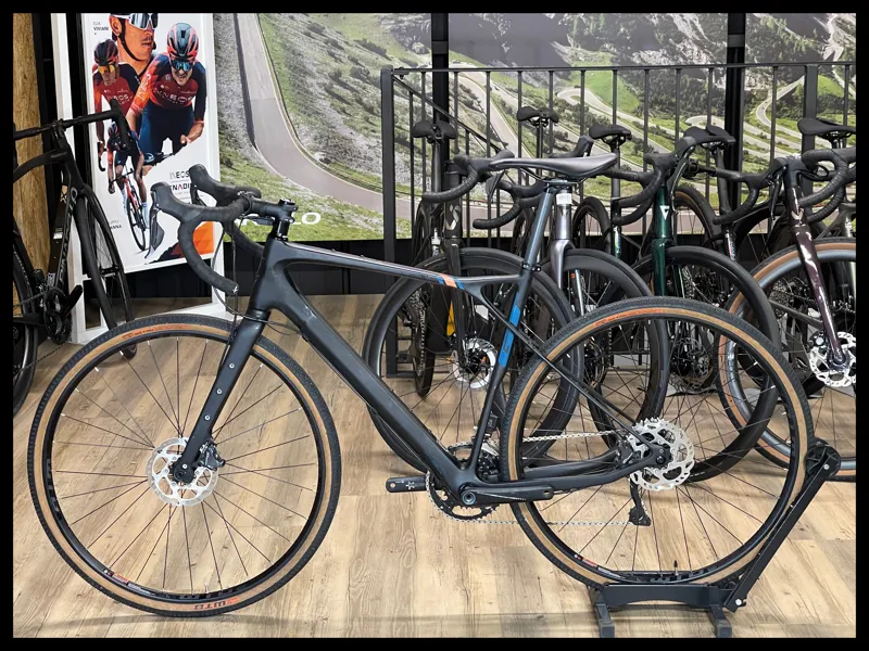 GT Grade Carbon Pro Gravel Bike Raw 55cm 2021Ex-Demo-1