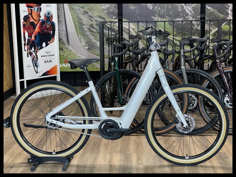 Momentum Vida E+ LDS 25km/h Medium White 2021