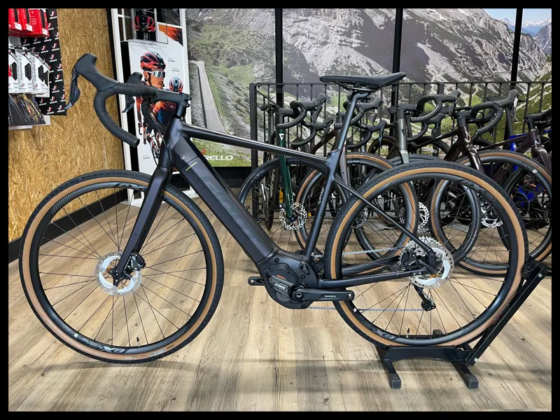 Giant Revolt E+ Pro XR 25km/h M-Large Rosewood 2021-1