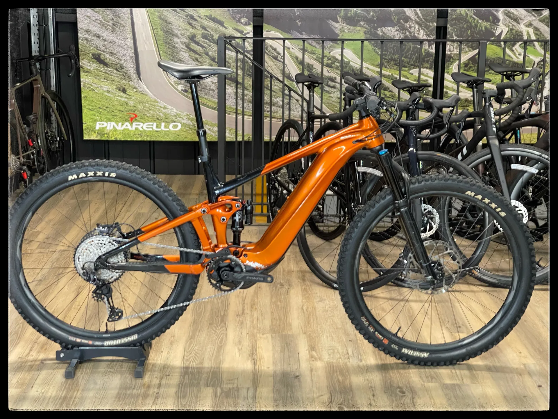 Giant Stance E Bike Giant Trance 2022 With A Cutting Edge Frame