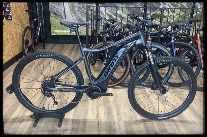 2022 Giant Talon E+ 29er Sport Men's Aluminium MTB in Graphite