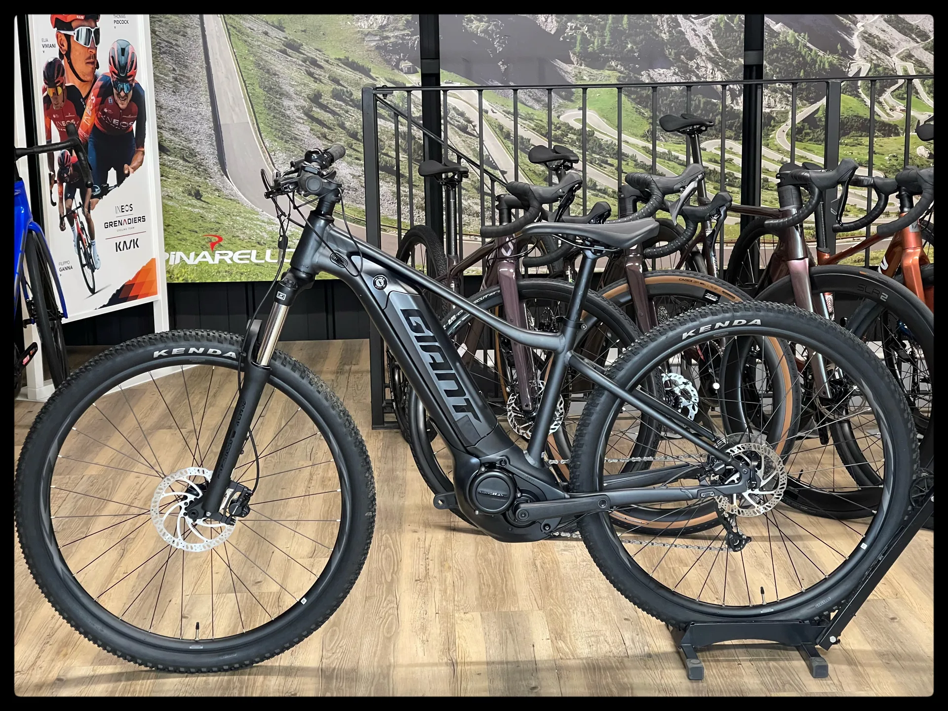 2022 Giant Talon E+ 29er Sport Mens Alu Ebike in Black