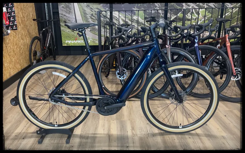 2022 Momentum Transcend E+ Aluminium City Bike in Blue