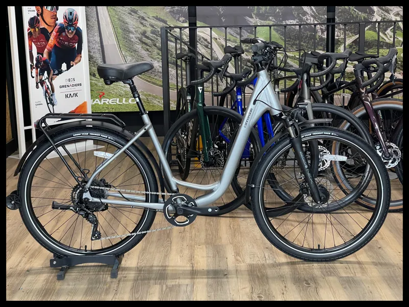 Cannondale Adventure EQ 27.5er Hybrid Grey Large 2022