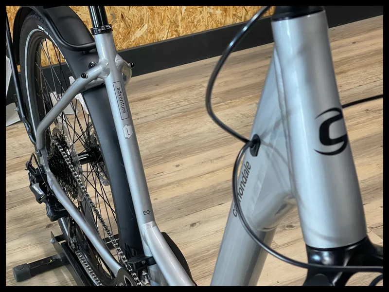 Cannondale Adventure EQ 27.5er Hybrid Grey Large 2022-2