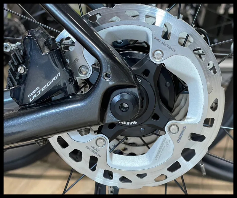 Giant Defy Advanced Pro 2-UT Medium Black Chrome 2022 Ex-Demo-9