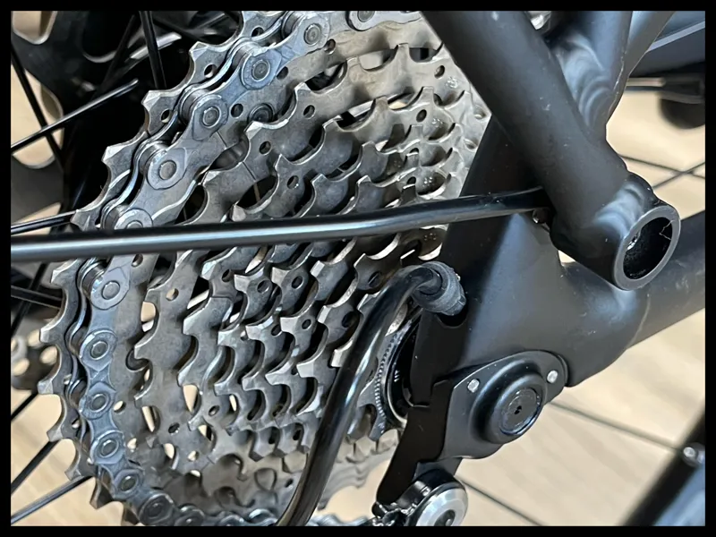 Giant FastRoad E+ EX Pro 25km/h Medium Black 2022 Approved Used-4