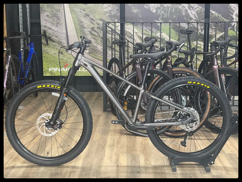 Giant STP 26 Regular Metallic Black 2022-1