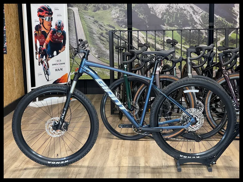 Giant Talon 29 0 Large Blue Ashes 2022 Ex-Demo-1