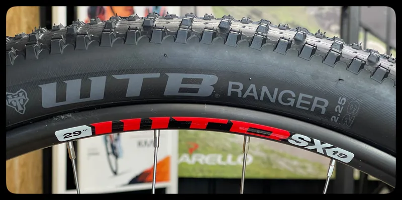 GT Aggressor Comp 29er Mens MTB Black Small 2022-12