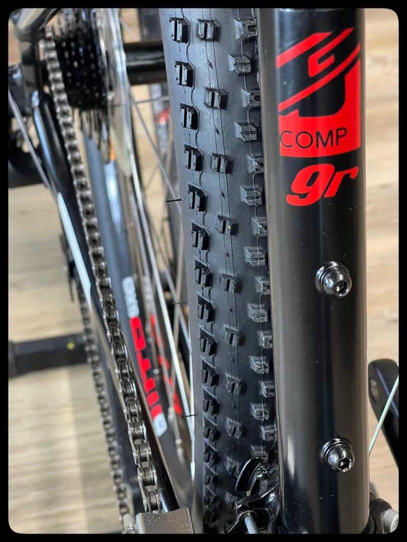 GT Aggressor Comp 29er Mens MTB Black Small 2022-3