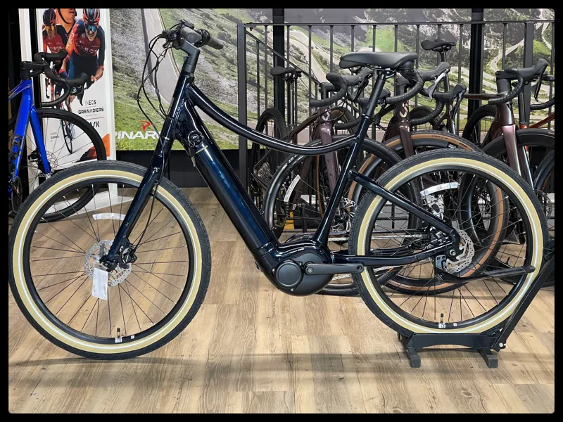 Momentum Vida E+ GTS 25km/h Large Ink 2022-1