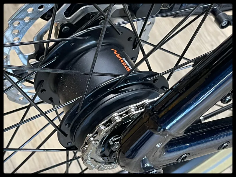 Momentum Vida E+ GTS 25km/h Large Ink 2022-9