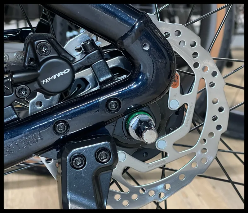 Momentum Vida E+ GTS 25km/h Large Ink 2022-3