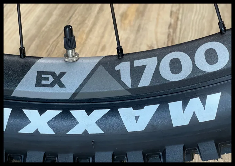 NUKEPROOF GIGA 290 CARBON Large Kraken Blue 2022-10