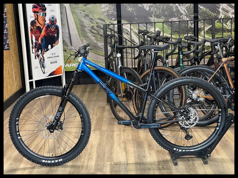 RAGLEY BLUE PIG RACE 27.5 Medium HARDTAIL BIKE Blue Black 2022-1