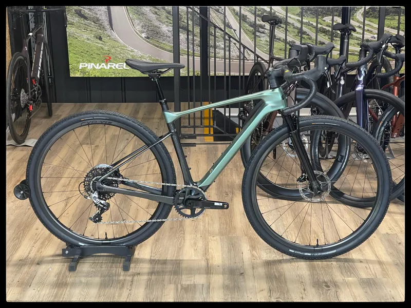 2023 Giant Revolt X Adv Pro Men's Carbon Gravel Bike in Green
