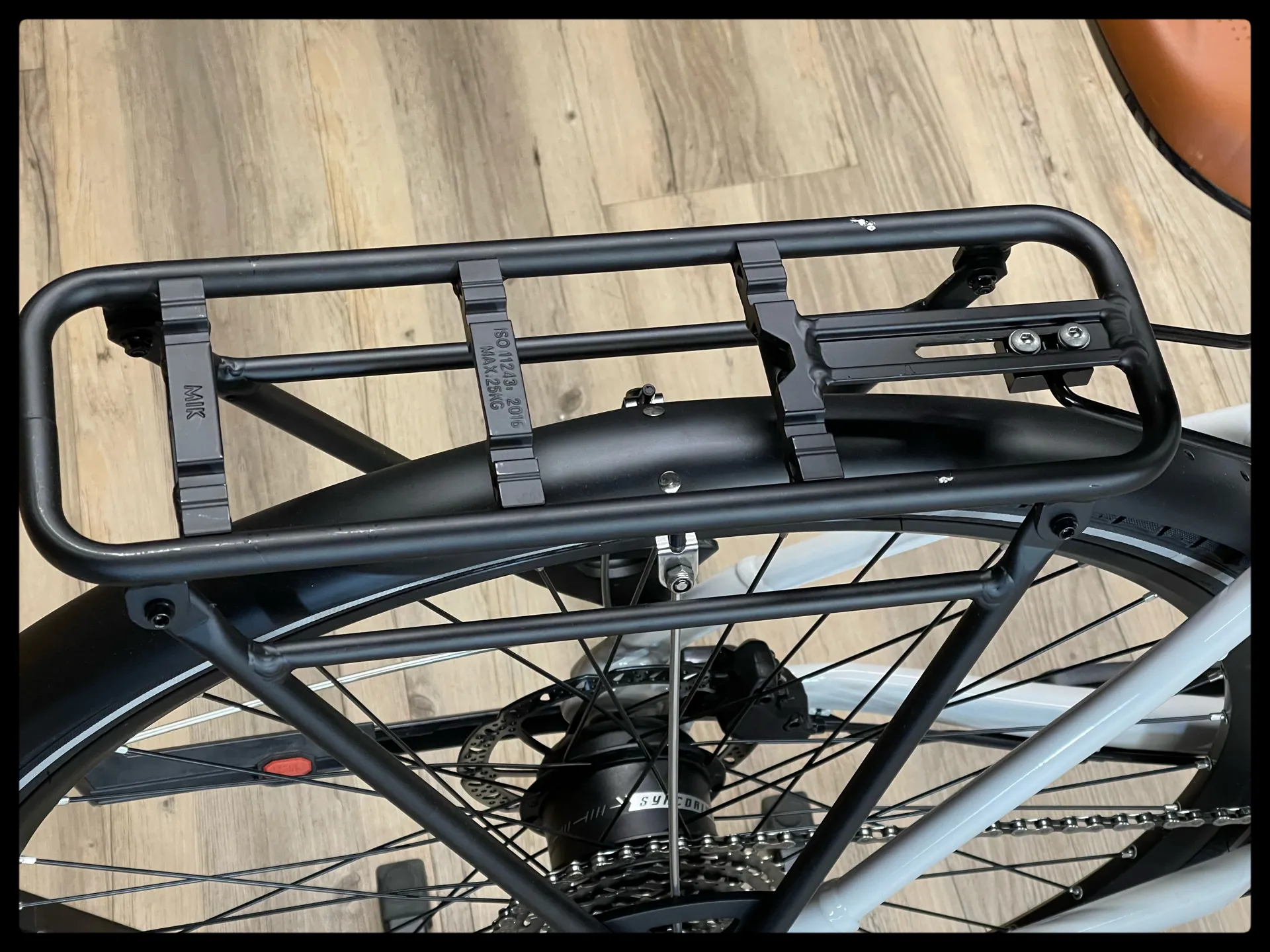 2023 Momentum Voya E+3 Mens Alu ebike in White