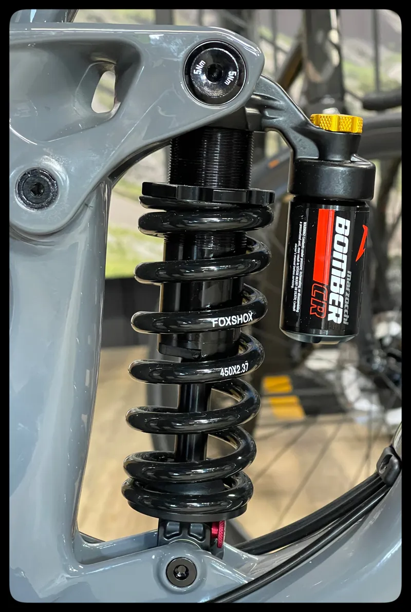 GT Sensor Carbon Elite 29 Medium Wet Cement 2023-9