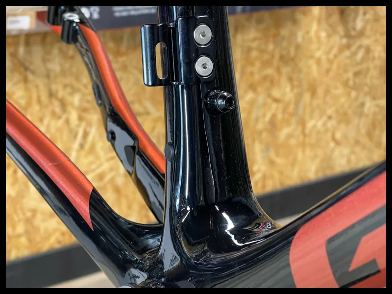 Giant Defy Advanced 0 Large Carbon/Terracotta Frame Set 2023-4