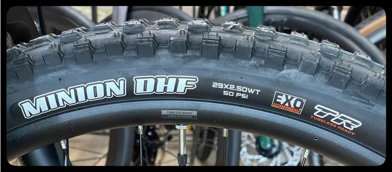 Giant Stance E+1 Medium Ebile Helios Orange 2023-11