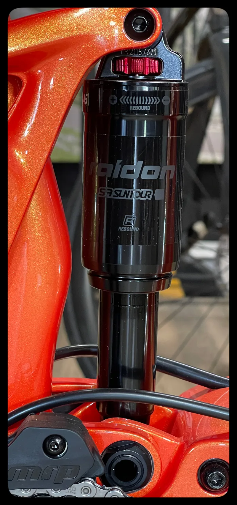 Giant Stance E+1 Medium Ebile Helios Orange 2023-5