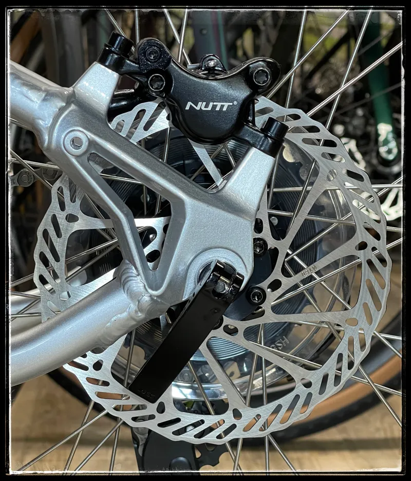 GT Aggressor Expert 29 Mountain Bike Silver 2023-9