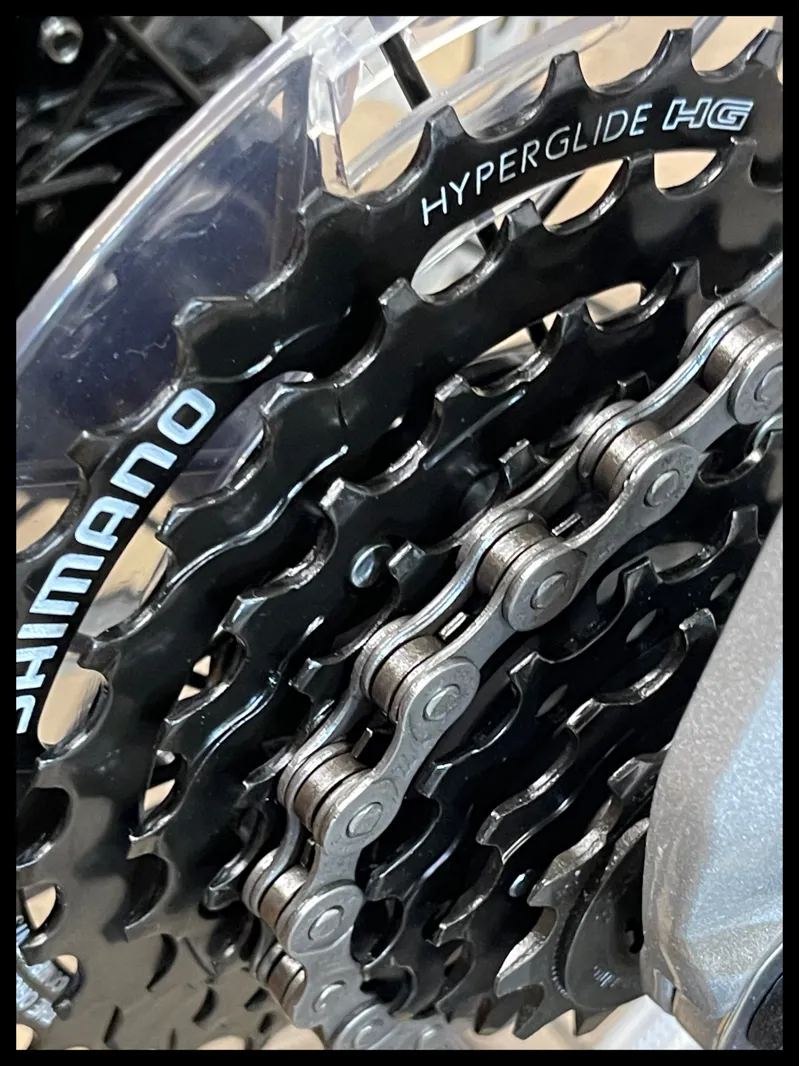 GT Aggressor Expert 29 Mountain Bike Silver Medium 2023-4