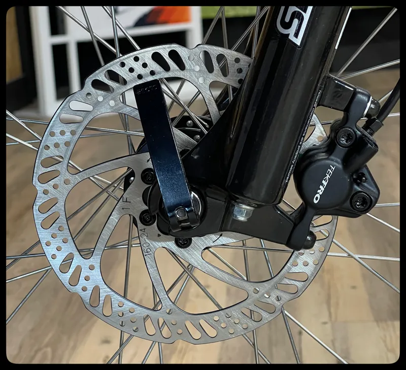 GT Aggressor Expert 29 MTB Bike Large Silver 2023-10