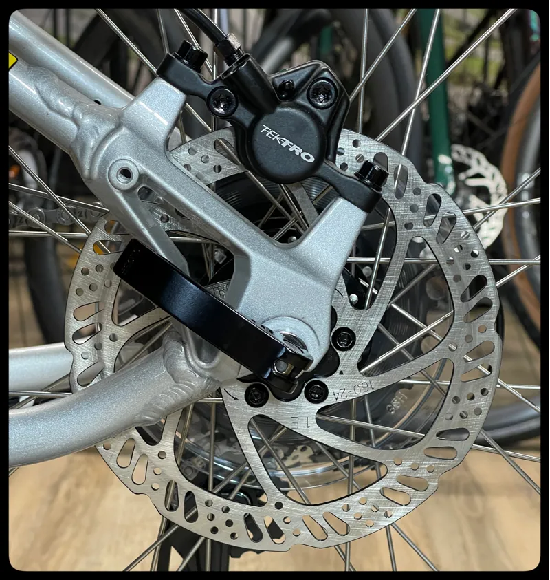 GT Aggressor Expert 29 MTB Bike Large Silver 2023-11