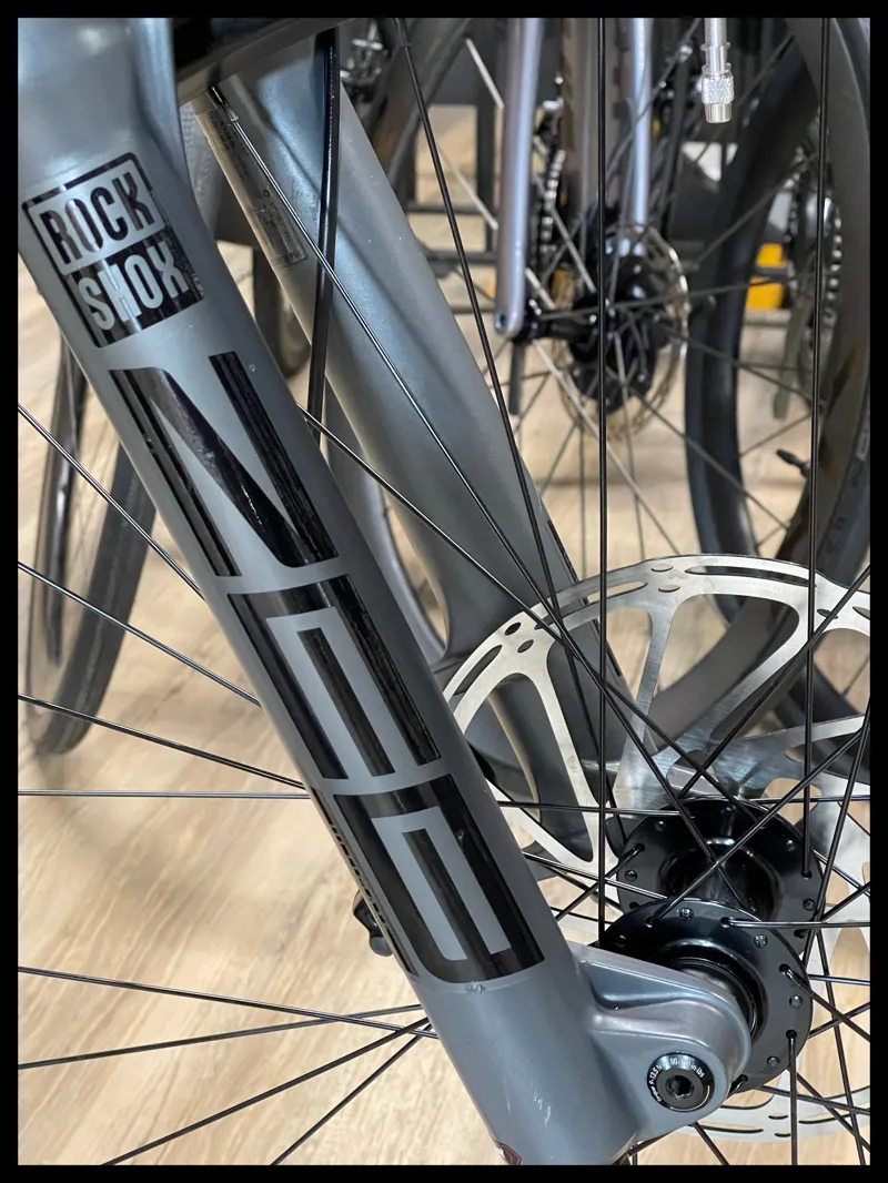 GT Force Carbon Elite Full Suspension Mountain Bike 2023 Medium  Ex-Demo-10