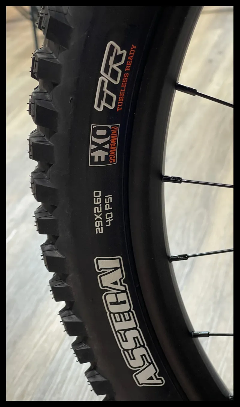 GT Force Carbon Elite Full Suspension Mountain Bike 2023 Medium  Ex-Demo-11