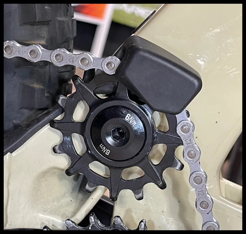 GT Force Carbon Elite Full Suspension Mountain Bike 2023 Medium  Ex-Demo-9