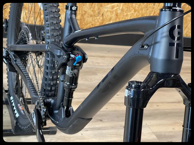GT Sensor Comp 29er Mens Medium Black 2023-2
