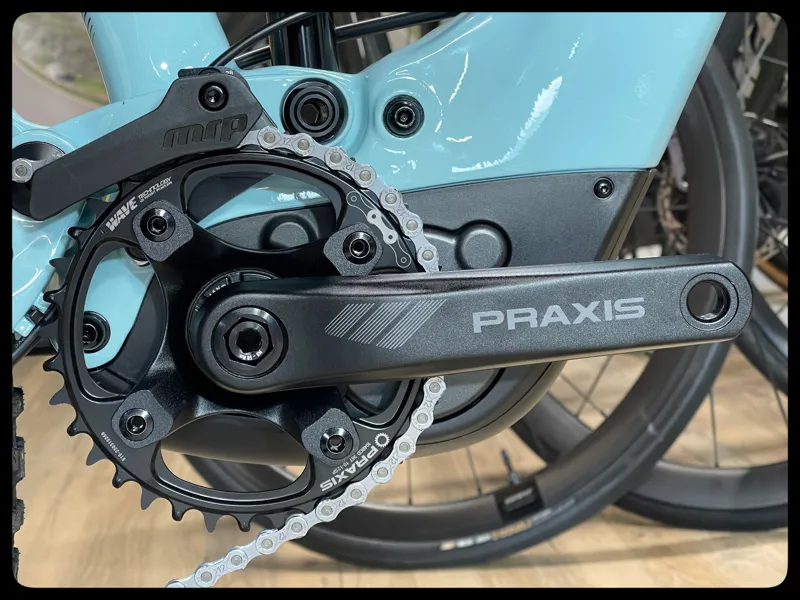 Intrigue X Advanced E+ EL 2 25km/h Medium Soap Suds/Aged Denim 2023-9