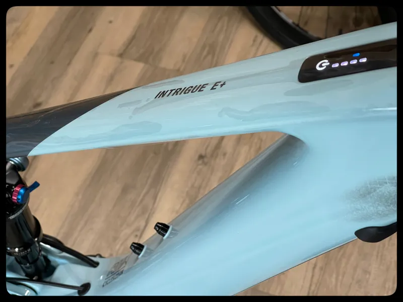 Intrigue X Advanced E+ EL 2 25km/h Medium Soap Suds/Aged Denim 2023-3