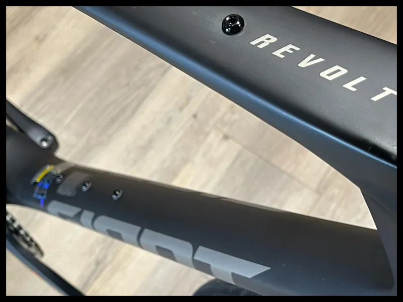 Giant Revolt Advanced 0 X-Large Carbon 2024-3