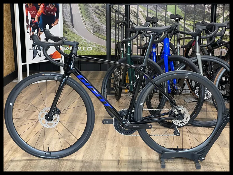 Giant TCR Advanced 1+ Disc-PC Medium Carbon 2024-1