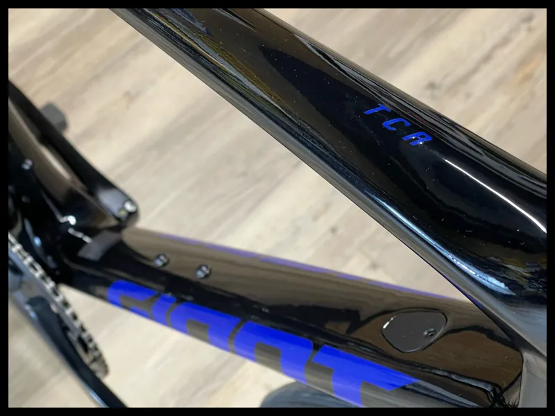 Giant TCR Advanced 1+ Disc-PC Medium Carbon 2024-3