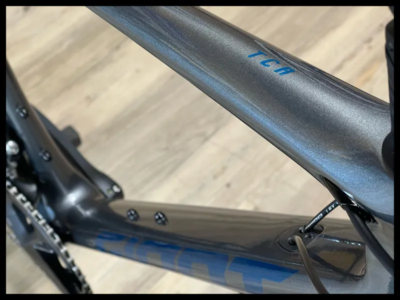 Giant TCR Advanced 2 Medium Charcoal 2024-2