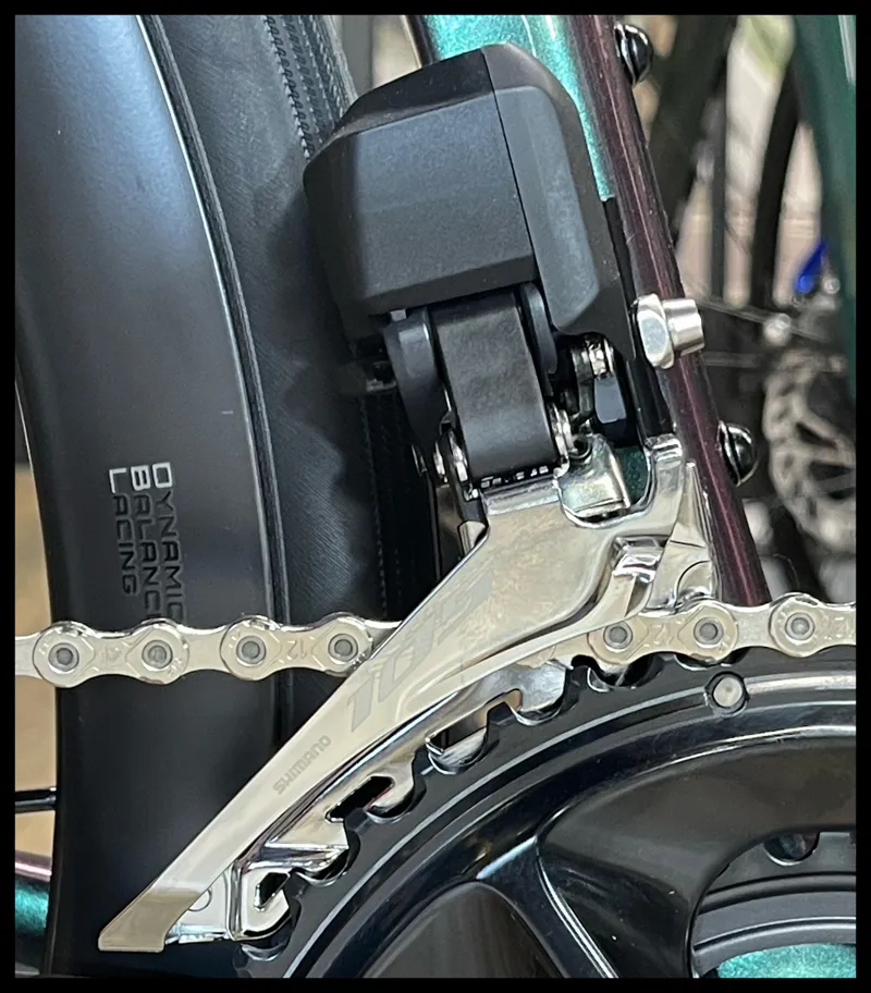 Giant TCR Advanced Pro 1 Disc-Di2 Medium Dark Iridescent 2024-6