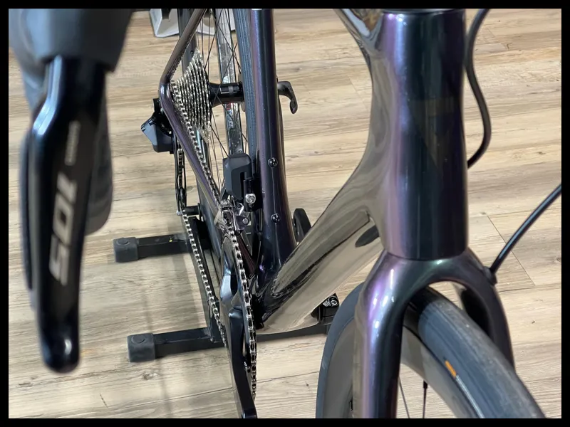 Giant TCR Advanced Pro 1 Disc-Di2 Medium Dark Iridescent 2024-2