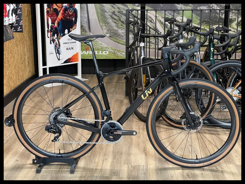 Liv DEVOTE ADVANCED PRO Carbon Gold Chrome Womens Gravel Medium 2024 Ex-Demo