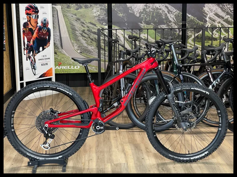 NUKEPROOF GIGA 290 RS CARBON Medium Racing Red 2024