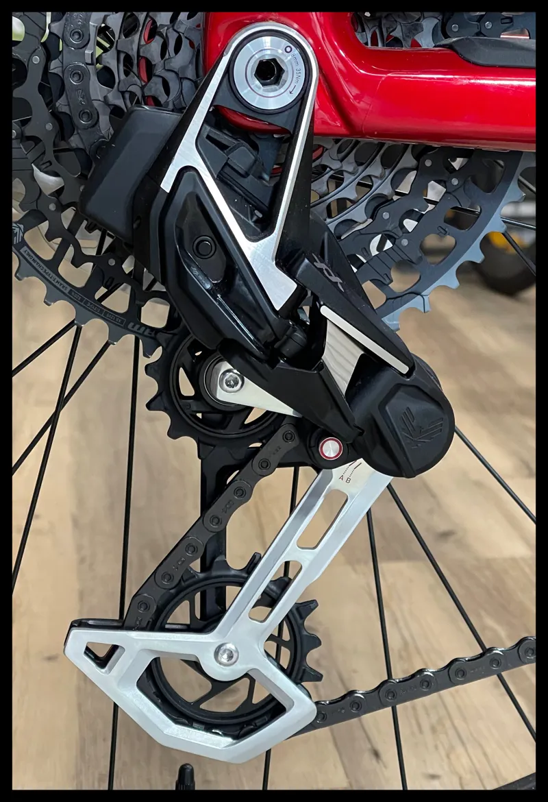 NUKEPROOF GIGA 290 RS CARBON Medium Racing Red 2024-5