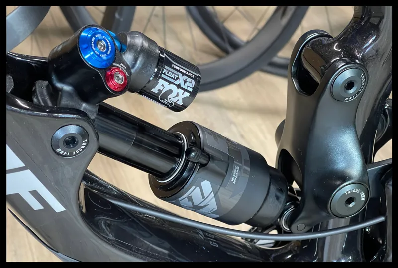 NUKEPROOF GIGA 297 CARBON ELITE COSMIC BLACK 2024-10